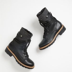 Black Remi boots with flannel collar